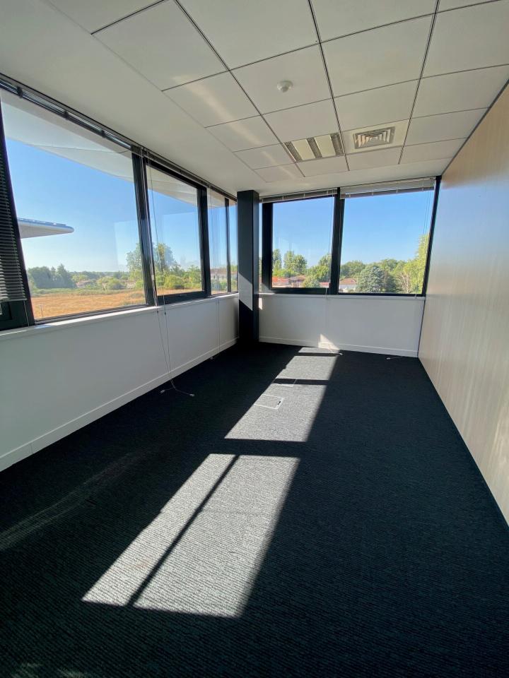 Bureau Le Haillan 421m² Location bureau Le Haillan Gironde OLBUR2119832 3